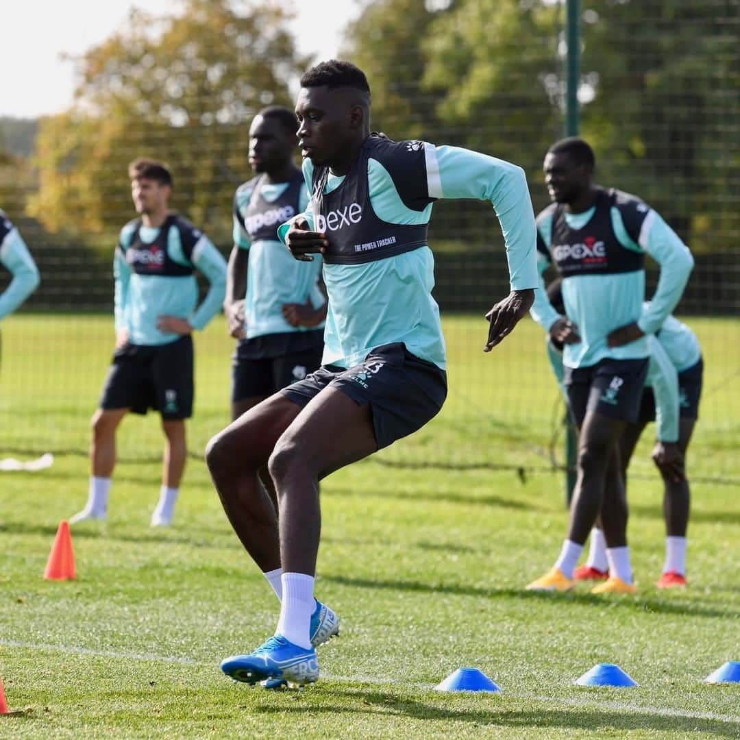 ワトフォードFCさんのインスタグラム写真 - (ワトフォードFCInstagram)「“@ismaila_sarr_18  has worked with us, improved his physical condition and we'll see tomorrow whether he will be with us tomorrow or not.” 👀🇸🇳」9月18日 1時30分 - watfordfcofficial