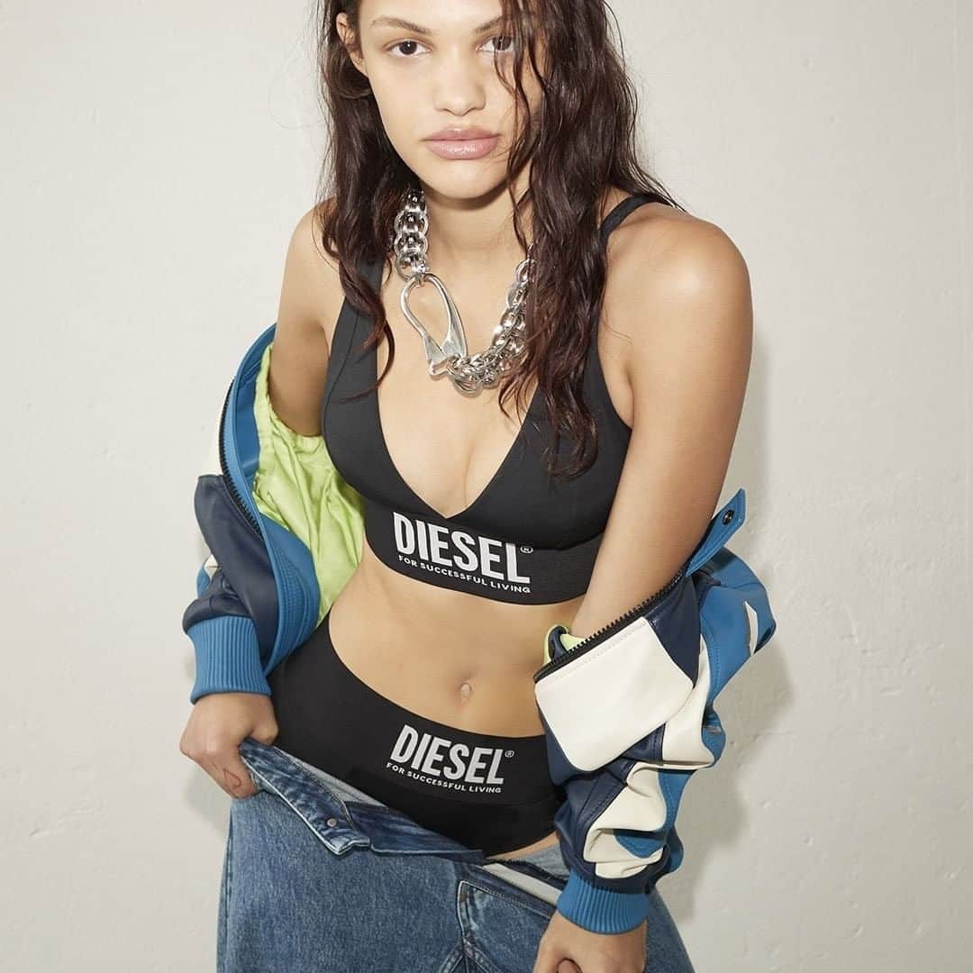 ディーゼルのインスタグラム：「We’re not the kind of people who talk about the weather. But when it comes to the new #DieselUnderwear it gets pretty hot. Discover it now. #DieselFW20」