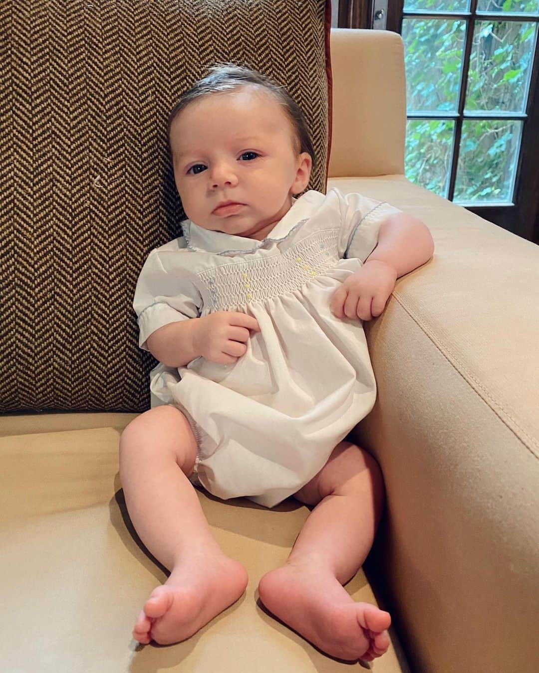 ヒラリー・ローダのインスタグラム：「Nash in vintage! Swipe to see Sean in the same outfit 40 years ago 🥰」