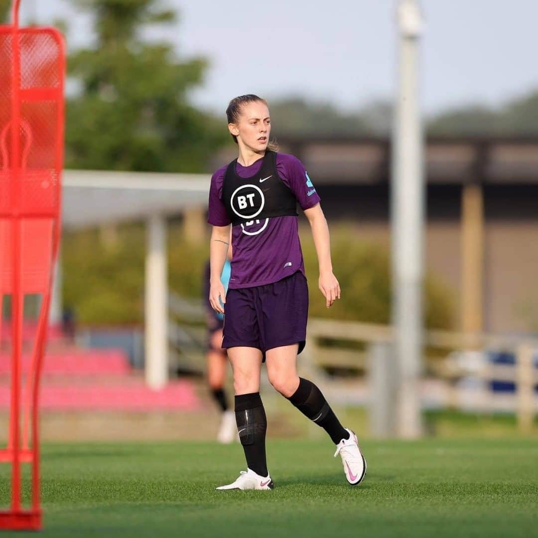 マンチェスター・シティFCさんのインスタグラム写真 - (マンチェスター・シティFCInstagram)「Representing the @lionesses! 🦁🙌 #mancity」9月18日 2時00分 - mancity