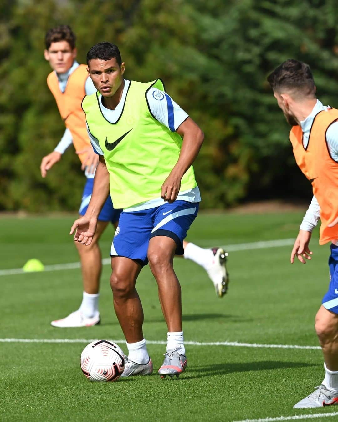 チェルシーFCさんのインスタグラム写真 - (チェルシーFCInstagram)「@thiagosilva bossing it! 👊  #OhhThiagoSilva! 🔵 #CFC #Chelsea」9月18日 2時00分 - chelseafc