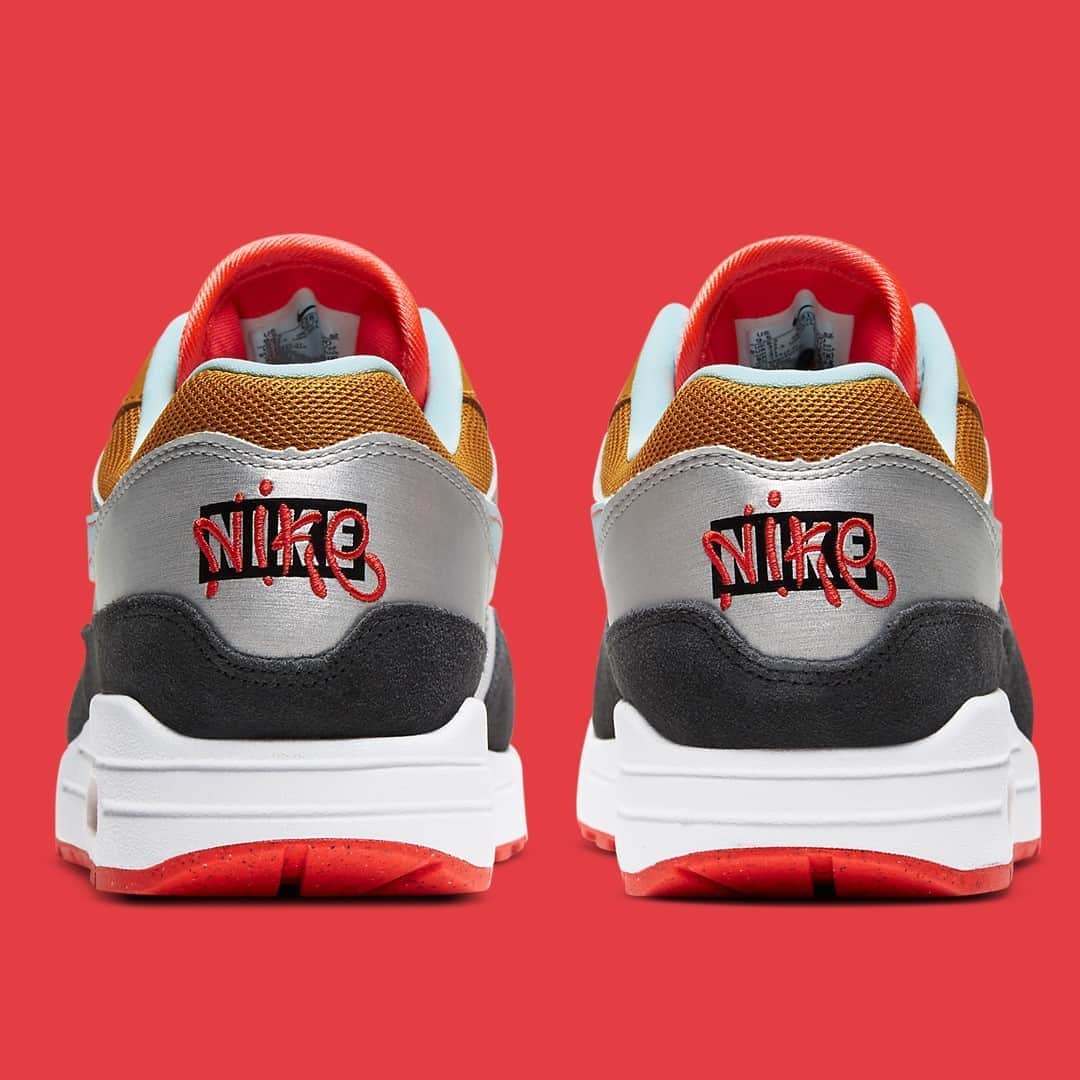 Sneaker Newsさんのインスタグラム写真 - (Sneaker NewsInstagram)「This Nike Air Max 1 features vandalized heel logos, with a graffiti-style font covering a tidier box logo. Hit the link in our bio to get a closer look.」9月18日 2時02分 - sneakernews