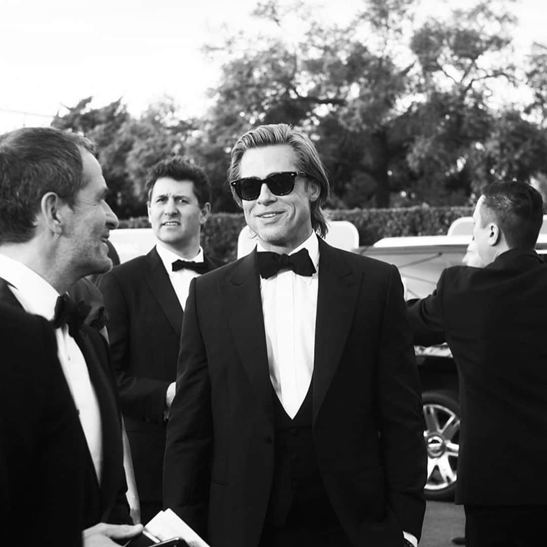 ジーエルシーオーのインスタグラム：「Brad Pitt, nominated for Outstanding Guest Actor In A Comedy Series, for Saturday Night Live, wears Calabar.」
