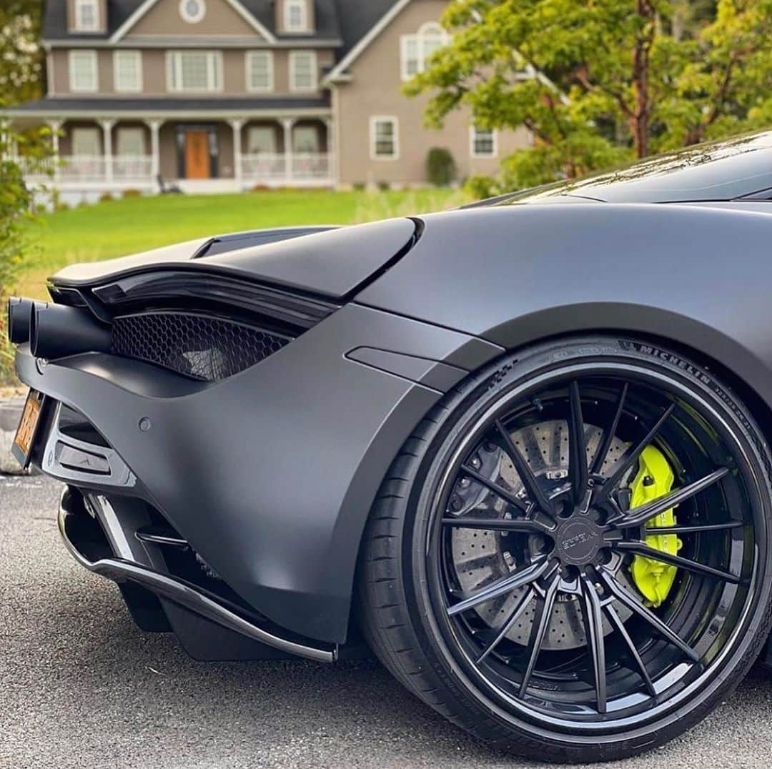 CarsWithoutLimitsさんのインスタグラム写真 - (CarsWithoutLimitsInstagram)「@velosdesignwerks 𝕍 𝕏 𝕊 𝟙 𝟝  #wheelwednesday  3pc Concave Configuration / Satin Black Center with Gloss Black Lip #veloswheels  owner: @jayfknslay   #mclaren #720s #mclaren720s #velosdesignwerks #mclarenclub"」9月18日 2時16分 - carswithoutlimits