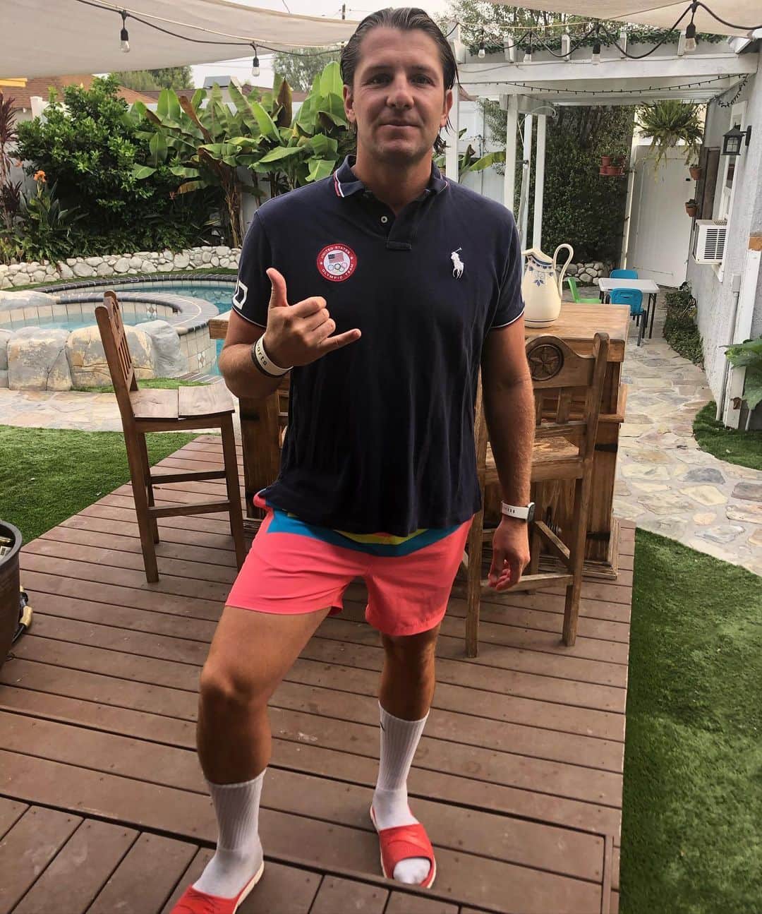 トニー・アゼベドのインスタグラム：「The new attire for official events! In the zoom era no need for pants/shoes 😂」