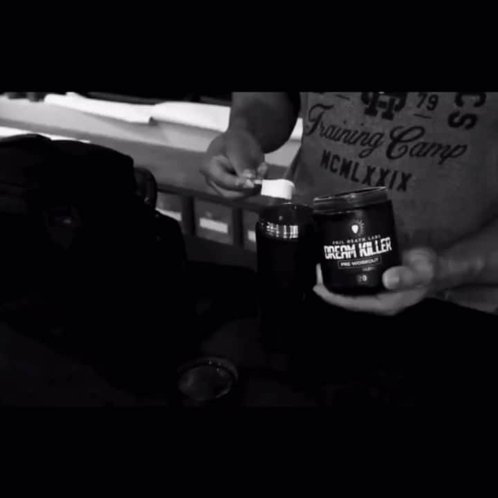 Phil Heathのインスタグラム：「What you training today????  I take @philheathlabs -2 scoops Dream Killer and 2 scoops Intraguard 💪🏽💀 #TimeToGetExtraSwole #DreamKiller」