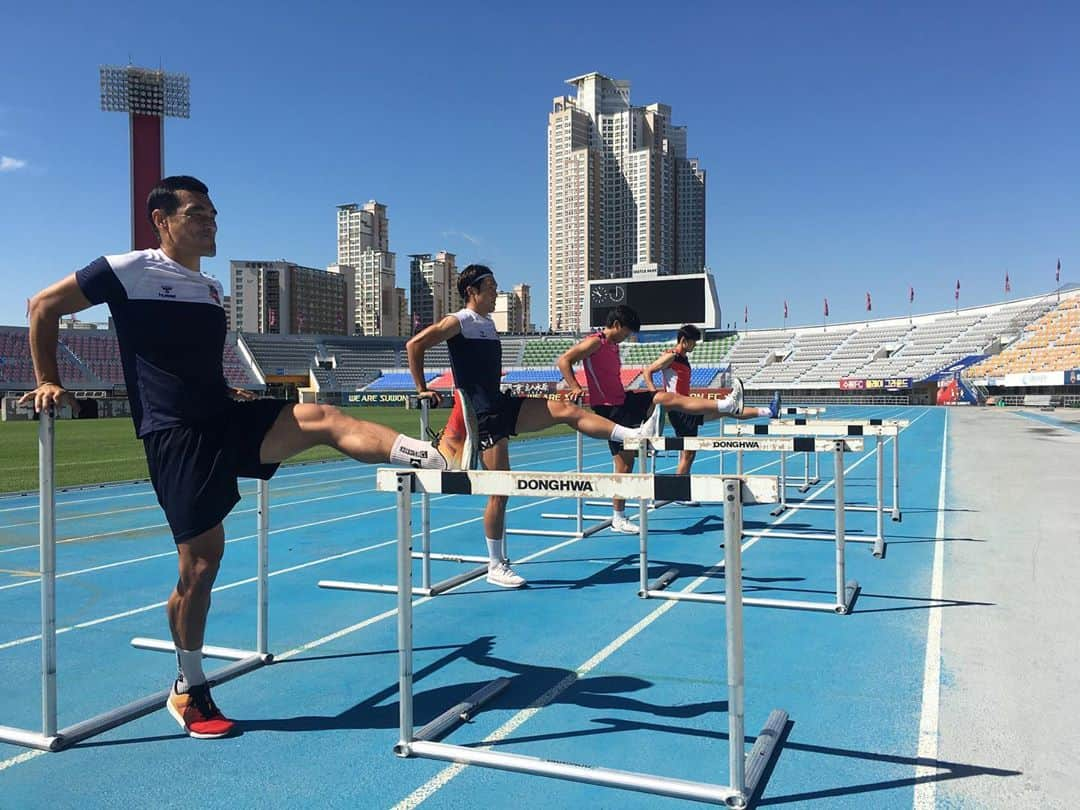 チョ・ウォニさんのインスタグラム写真 - (チョ・ウォニInstagram)「절대 포기하지말자  기회올꺼야💪🔥🙏👍⚽️ #꾸준함이답이다 #도전 #기회 #금요일오전  #육상 #개인훈련 #가야돼가야돼 #🔥」9月18日 12時25分 - wonhee06