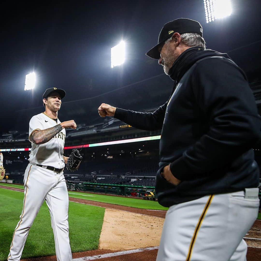 ピッツバーグ・パイレーツのインスタグラム：「8️⃣ punchouts and a complete outing. #RaiseIt」