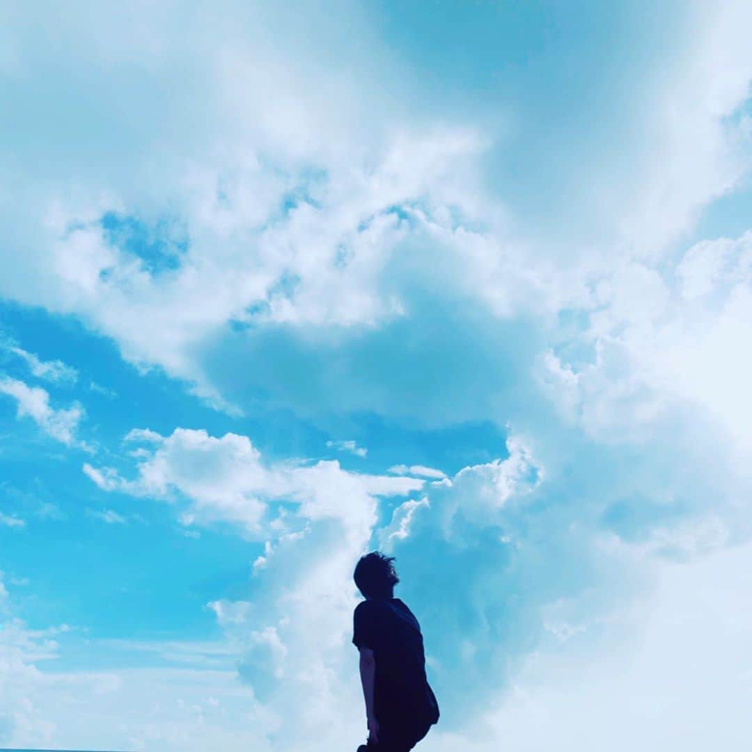 椿隆之さんのインスタグラム写真 - (椿隆之Instagram)「来い　　　来い　　　　来い  　#ao  #空  #sky」9月18日 12時45分 - kibatsu3