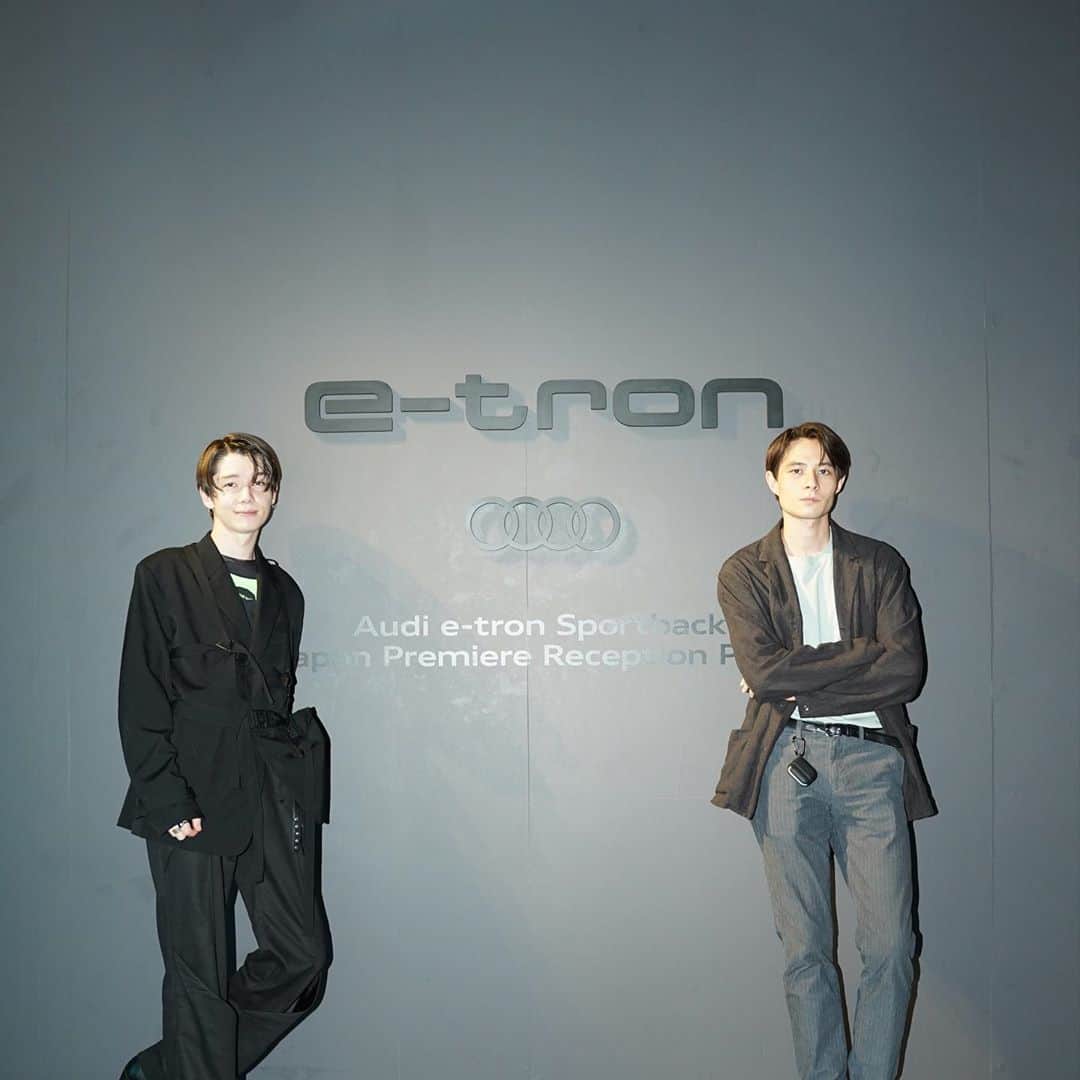 シールズ啓司のインスタグラム：「オヒサローズ  #audietron  #etron  #世界を前へ」