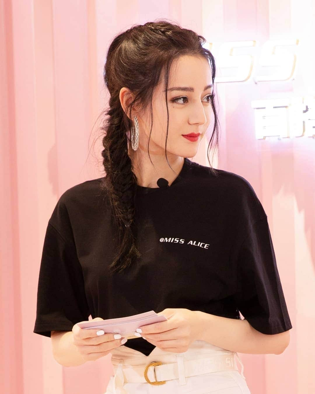 ディルラバ・ディルムラット（Dilraba Dilmurat）さんのインスタグラム写真 - (ディルラバ・ディルムラット（Dilraba Dilmurat）Instagram)「#迪丽热巴 #热巴 #胖迪 #小迪 #dilirebadilmurat #dilireba #dilraba #dilrabadilmurat」9月18日 13時12分 - dilrabalovers_