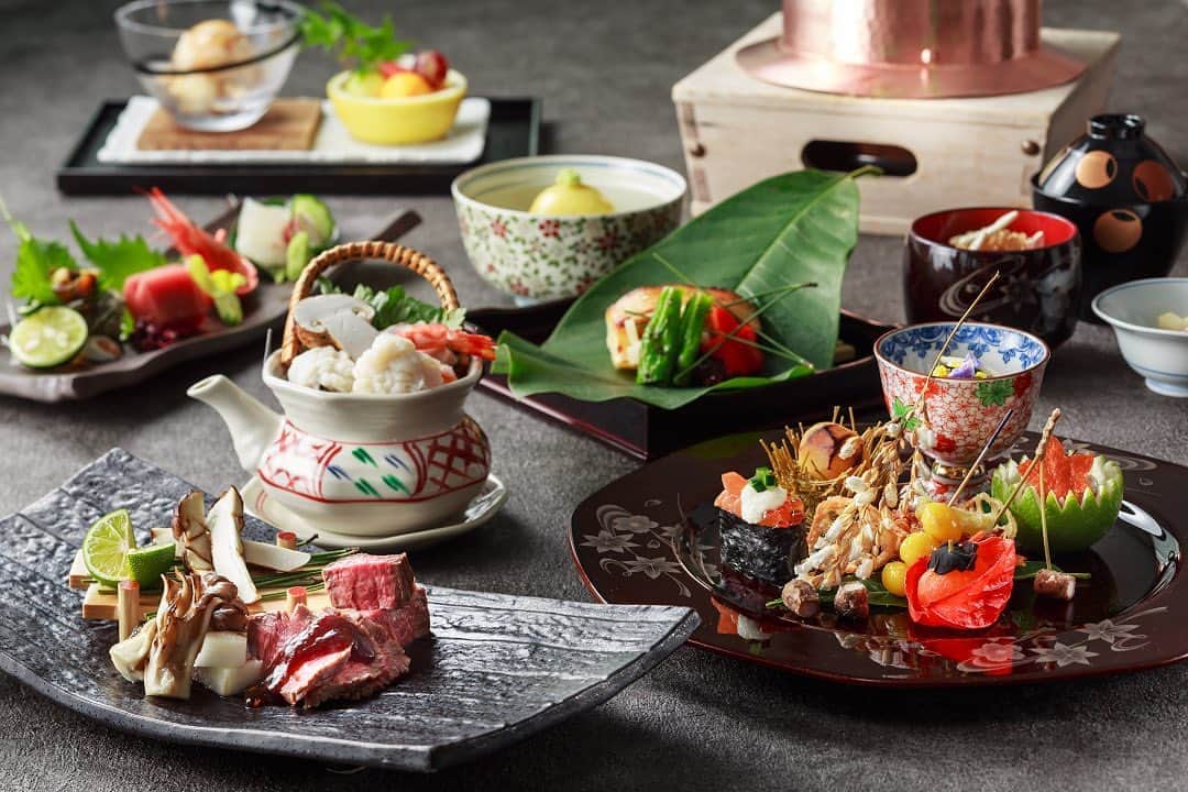 新横浜プリンスホテルのインスタグラム：「横浜の夜景を眺めながら、秋の味覚を楽しみませんか？前菜から食事まで松茸づくしの会席を「日本料理 羽衣」でご用意しております。⁣ ⁣  Enjoy the autumn flavors while overlooking the night view of Yokohama. Hagoromo Japanese Restaurant welcomes guests with a full-course Kaiseki cuisine featuring Matsutake mushrooms.  #新横浜プリンスホテル#プリンスホテル#新横浜#横浜 #ホテルレストラン #ホテル#ホテルランチ #新横浜駅 #横浜グルメ #和食 #記念日ディナー #日本料理 #眺め #会席 #みなとみらい #横浜観光 #松茸#shinyokohamaprincehotel#princehotel#shinyokohama#yokohama#hotel #restaurant #myyokohama #staypositive #staysafe⁣」