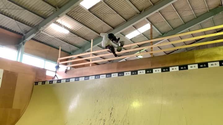 笹岡建介のインスタグラム：「🌪🌚🌪 @mktaxi.jp @dcshoes_japan @dorcus_tbs @bern_japan @stance_japan @skullcandyjapan @independenttrucks @rictawheels @minirampsteez @vertskateboarding  @skate_squats  #mktaxi#dcshoesjapan #dcshoes #skullcandyjapan #bells #independenttrucks #triforce_k #hi_5 #dorcus_tbs #6556skateboarding #divisio#fivecrossskatepark #showgekiskateboards #13mind#bern#bernjapan#make___#skate#skateboard #instagood #skatecrunch #instalike #minirampsteez #vertskateboarding」