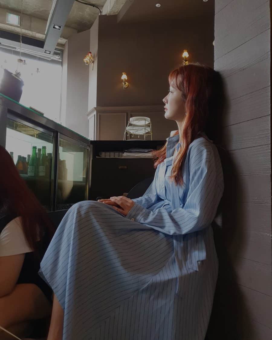チャ・ミンジのインスタグラム：「가지런히 손모으고 멍 때리기😦」