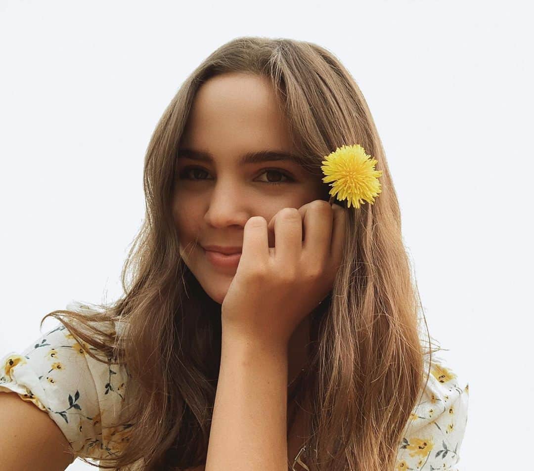 ベイリー・マディソンのインスタグラム：「Hi guys, hope you are well and happy ☀️ been on set, and haven’t checked in on you all in a while so wanted to say HI and I MISS YOU! Tell me about life xxxx」