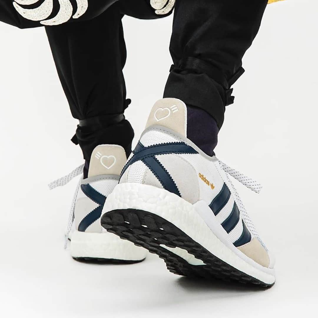 Sneaker Newsさんのインスタグラム写真 - (Sneaker NewsInstagram)「@nigo reveals an upcoming Human Made x adidas collaboration on a new silhouette called the Tokio Boost. There's a mix of styles here, from the performance aspect of the Boost sole to the archival inspiration on the upper. Hit the link in our bio to learn more.」9月18日 5時04分 - sneakernews