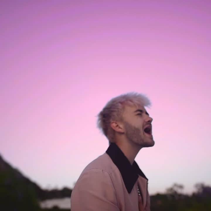 ジャック・ジョンソンのインスタグラム：「Drum cover live!! This shit is crazy... Link in my bio 🥁 @rookxx」