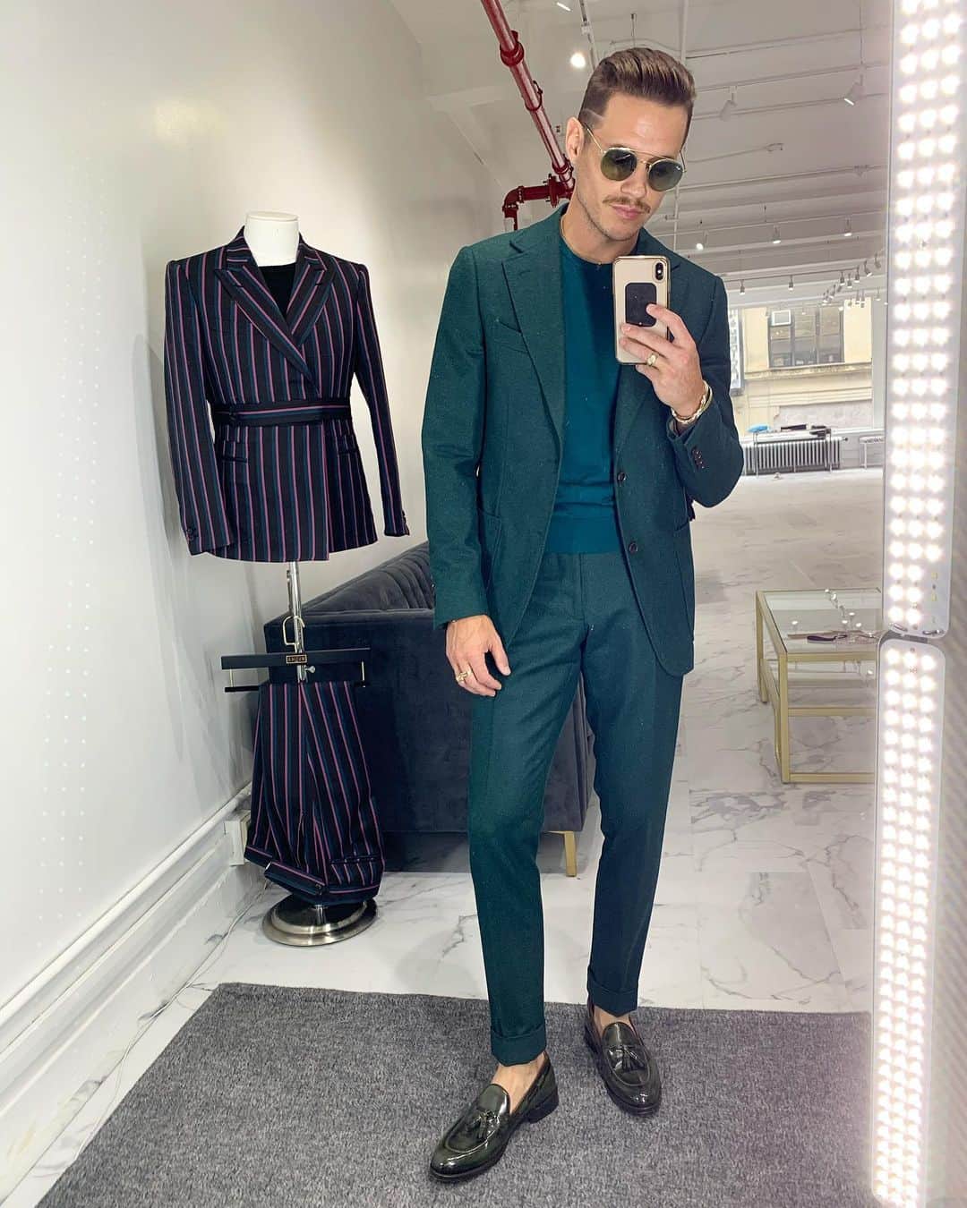 aleksmusikaさんのインスタグラム写真 - (aleksmusikaInstagram)「Fall Classic Green @musika flannel, what’s your vibe? -Swipe- and let me know. #musika #menswear #nyc」9月18日 5時36分 - aleksmusika
