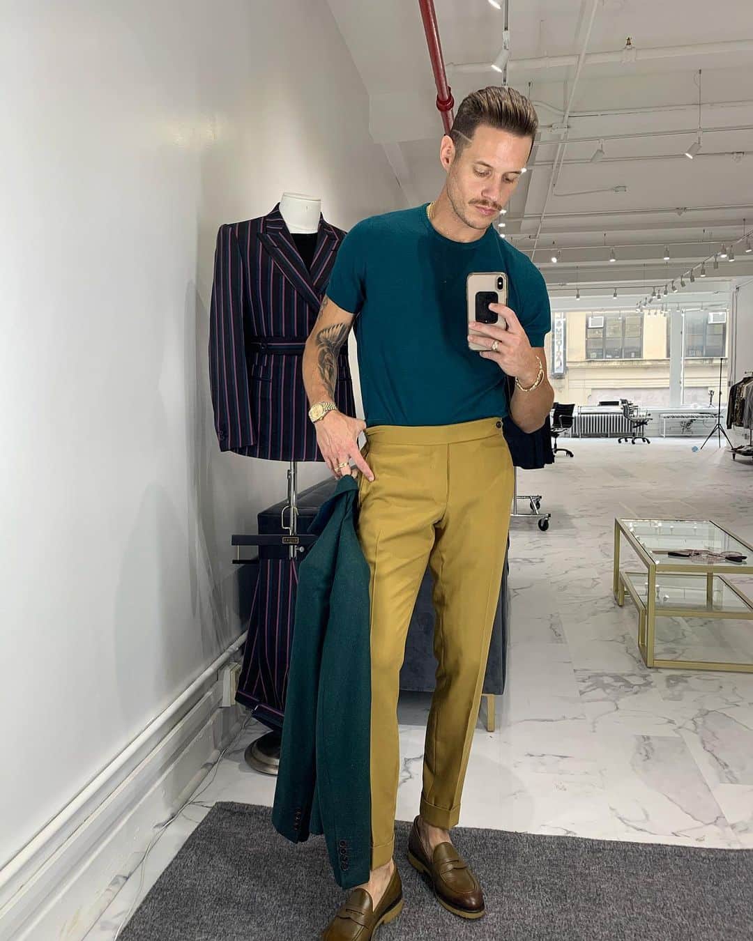 aleksmusikaさんのインスタグラム写真 - (aleksmusikaInstagram)「Fall Classic Green @musika flannel, what’s your vibe? -Swipe- and let me know. #musika #menswear #nyc」9月18日 5時36分 - aleksmusika