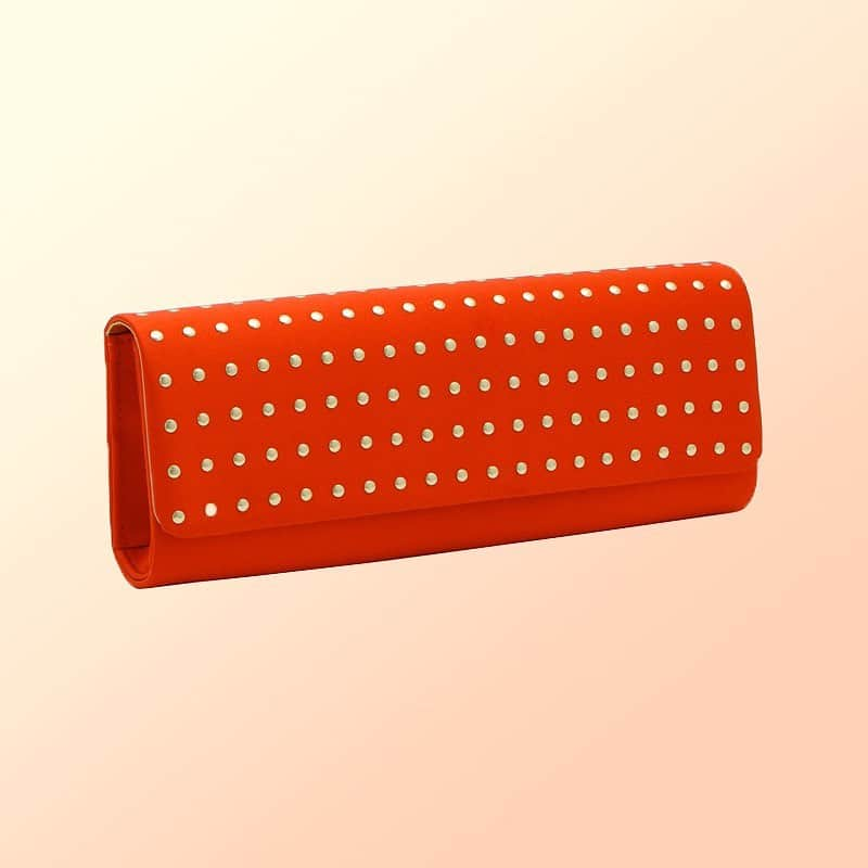 インガクリストファーさんのインスタグラム写真 - (インガクリストファーInstagram)「#Studded #orange silk clutch.  Simply chic. #phonefriendlyclutch #effortlesschic #wearitloveit #colorcrush」9月18日 5時39分 - ingechristopher