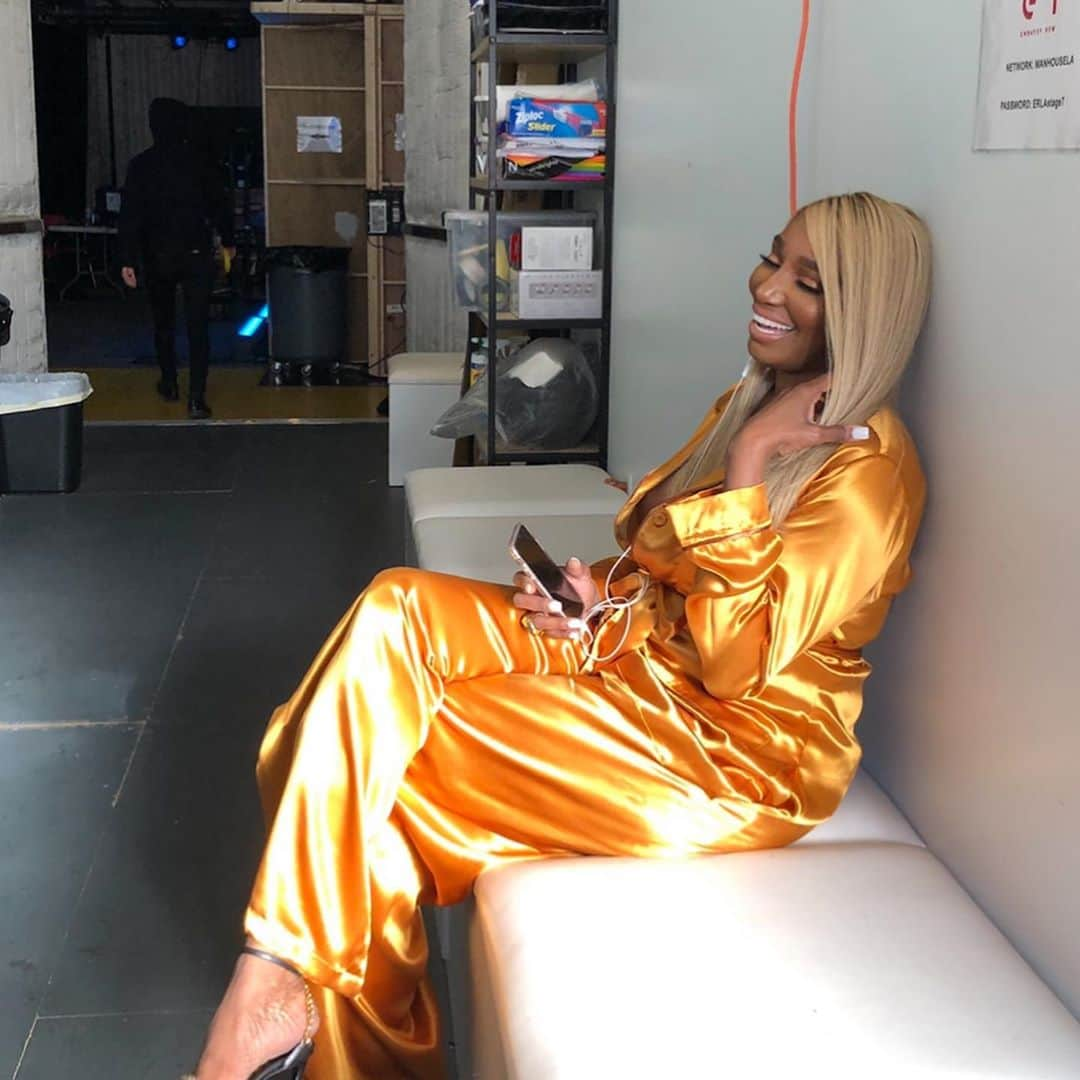 アンディー・コーエンさんのインスタグラム写真 - (アンディー・コーエンInstagram)「Nene Leakes is an icon of the genre. She is a gif and catchphrase machine.  In 11 years of #WWHL, Nene has been our most frequent guest, and she is always A BLAST.  Nene nicknamed me “Buttercup” the first day we met, and still calls me that today.  Through her whole run, she has always had a serious concern and drive to maintain the success and well-being of #RHOA.  I am going to miss Nene on the show, but I’m hoping we work together again soon and will remain in each other’s orbits forever. XO, Buttercup.  #Bloop #LowDownMonkeyWithAWig #CloseYourLegsToMarriedMen #WeSeeEachOthah #ISaidWhatISaid #TrumpCheck #ByeWig #SoNastyAndSoRude #Buttercup」9月18日 5時40分 - bravoandy