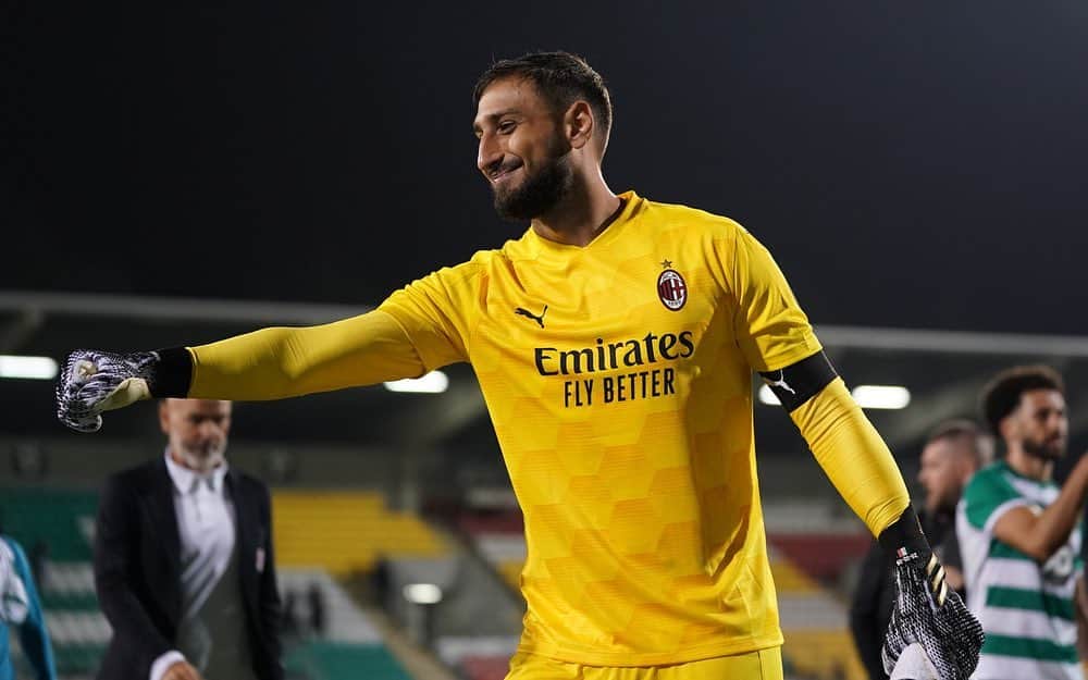 ジャンルイジ・ドンナルンマのインスタグラム：「Prima partita 🧤 Prima vittoria 💪🏼 #UEL 🔴⚫️」