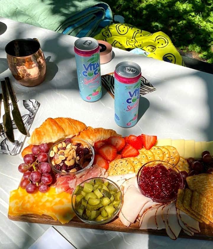 Vita Coco Coconut Waterのインスタグラム：「Croissants on your charcuterie board = power move」