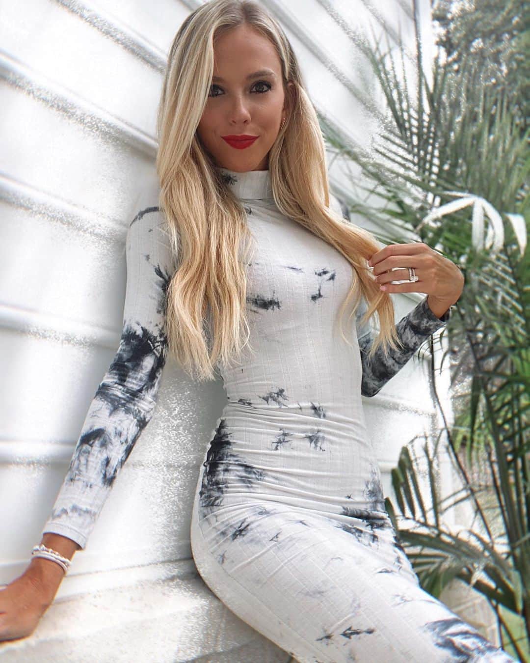 Elise Lobbのインスタグラム：「Who you got this week !!?!⛳️🧐👇🏼@fashionnova  fashionnovapartner」