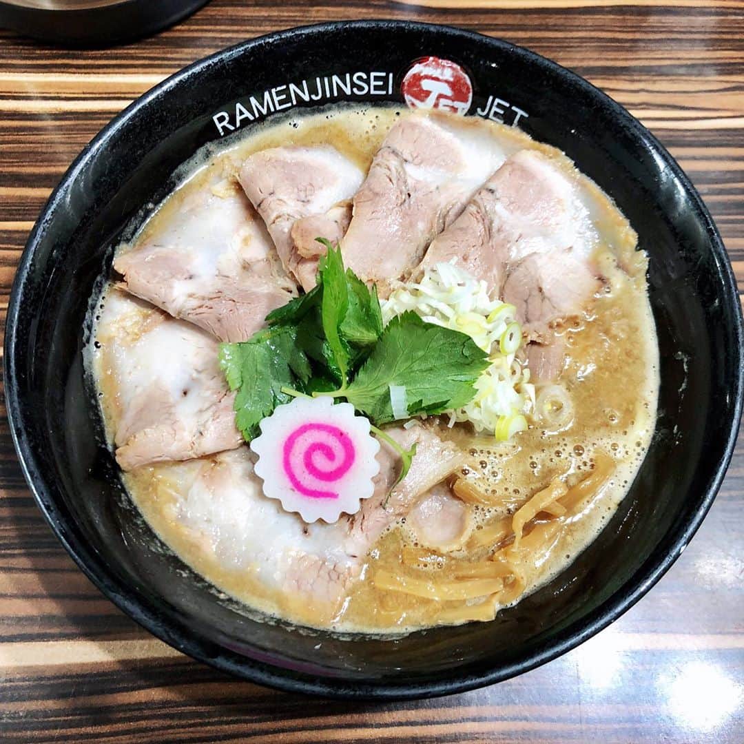 岸田メルのグルメインスタ