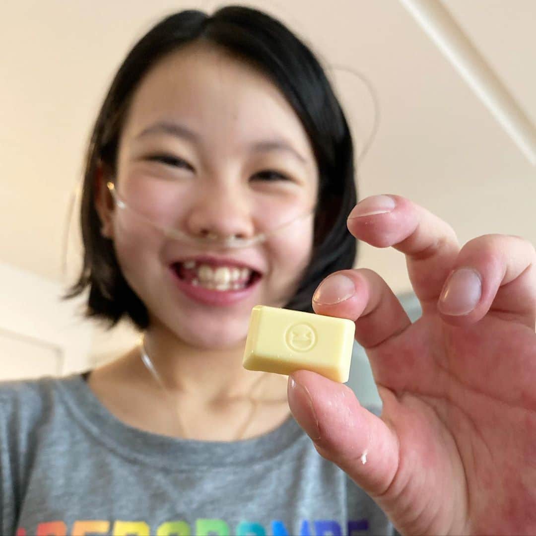yukiさんのインスタグラム写真 - (yukiInstagram)「おはようございます。﻿ ﻿ チョコの中に当たり？！の﻿ ニコちゃんがいたー😆﻿ ﻿ #Happyカモン﻿ #レアお菓子﻿ #レアダース﻿ #愛溢れる1日になりますように﻿ #milka」9月18日 7時22分 - milkayuki