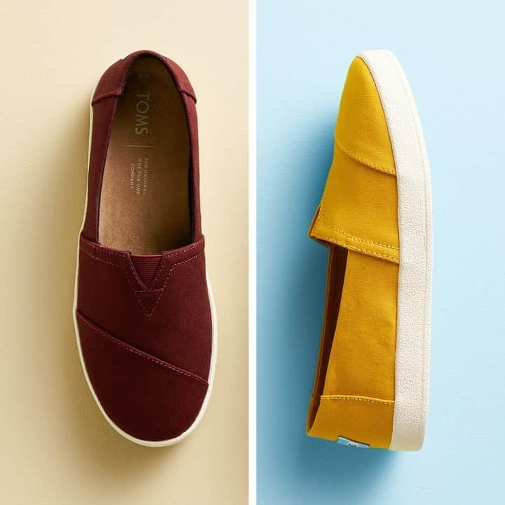のインスタグラム：「Your favorite TOMS shoes are here! And yes, you need them in every color. 😍Tap to shop select styles.」