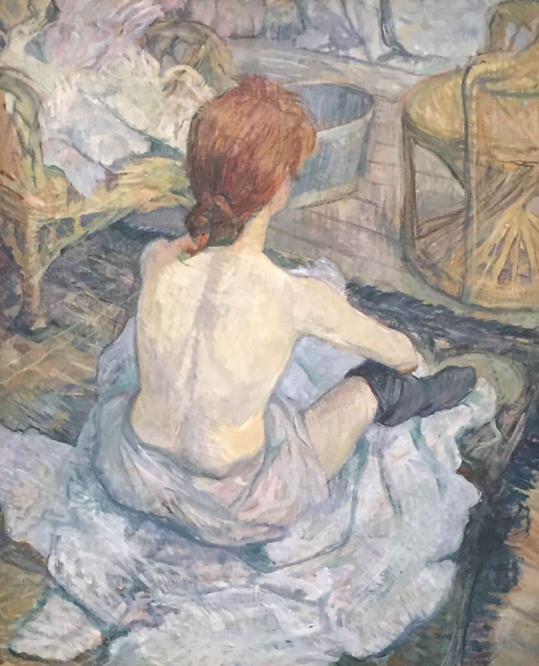 大森美希さんのインスタグラム写真 - (大森美希Instagram)「Today’s painting “Rousse” by Henri de Toulouse-Lautrec (1889)  今日の絵画『赤毛の女 (化粧)』ロートレック(1889年)  オルセー美術館に行ってきた。15年ぶり、いやあるいはそれ以上か。今日は時間もあるしパリには観光客もほとんどいないので縦横無尽に、まるで自宅のように振る舞う友人と私であった。  #オルセー美術館 #ロートレック #赤毛の女 #絵画 #アート#芸術の秋 #芸術鑑賞 #芸術 #印象派 #絵画鑑賞 #パリ #パリ散歩 #パリところどころ #パリ生活 #トゥールーズロートレック #mood #museedorsay #painting #peinture #toulouselautrec #henridetoulouselautrec #art #impressionism #impressionisme #paris #rousse #latoilette #parislife」9月18日 7時53分 - mikiomori_