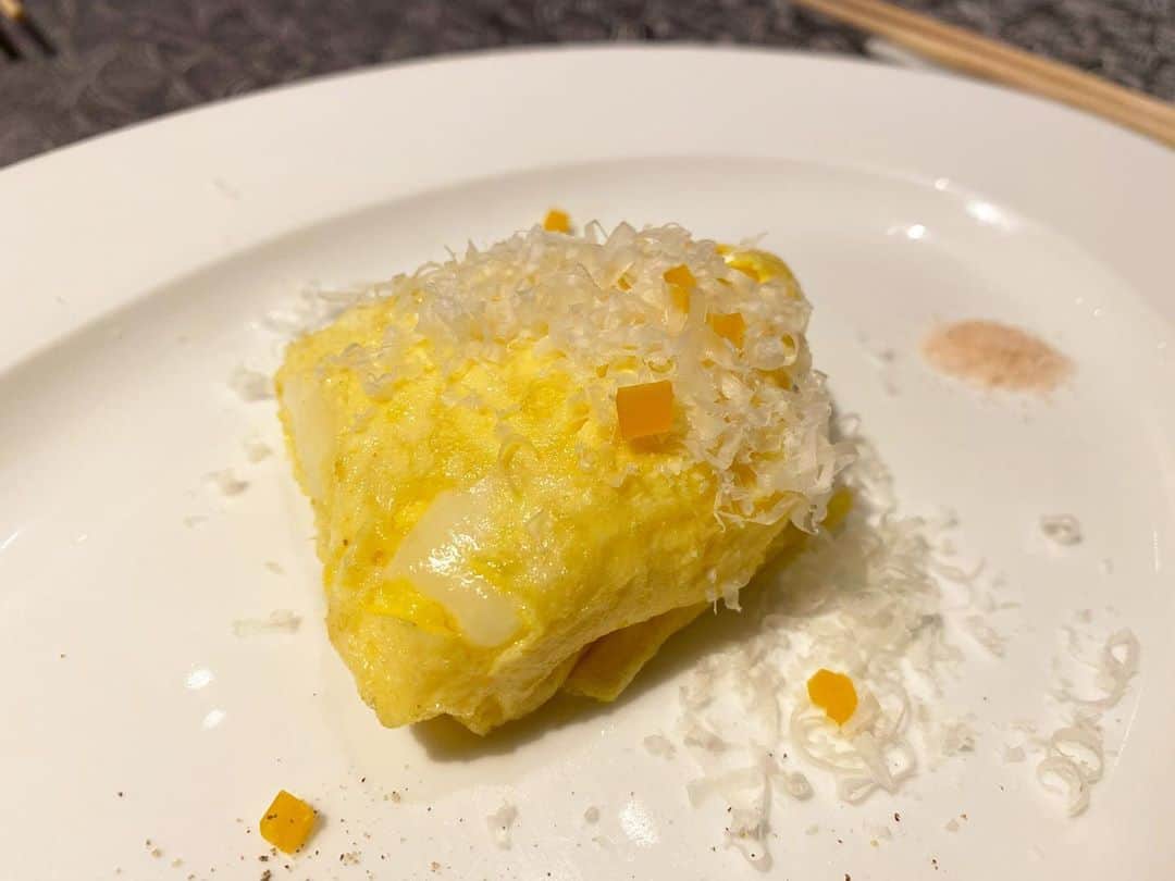 大田明奈さんのインスタグラム写真 - (大田明奈Instagram)「このハンバーグは最強 #グルメ #食レポ #ハンバーグ #広尾　#恵比寿」9月18日 8時28分 - moreakee