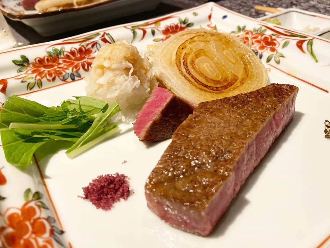 大田明奈さんのインスタグラム写真 - (大田明奈Instagram)「このハンバーグは最強 #グルメ #食レポ #ハンバーグ #広尾　#恵比寿」9月18日 8時28分 - moreakee