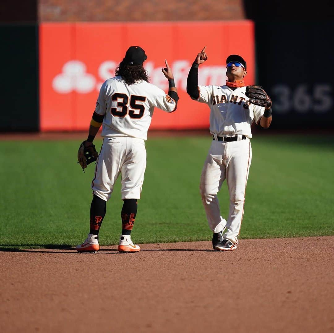 サンフランシスコ・ジャイアンツさんのインスタグラム写真 - (サンフランシスコ・ジャイアンツInstagram)「Resilient. Another comeback WIN. #SFGiants」9月18日 9時10分 - sfgiants