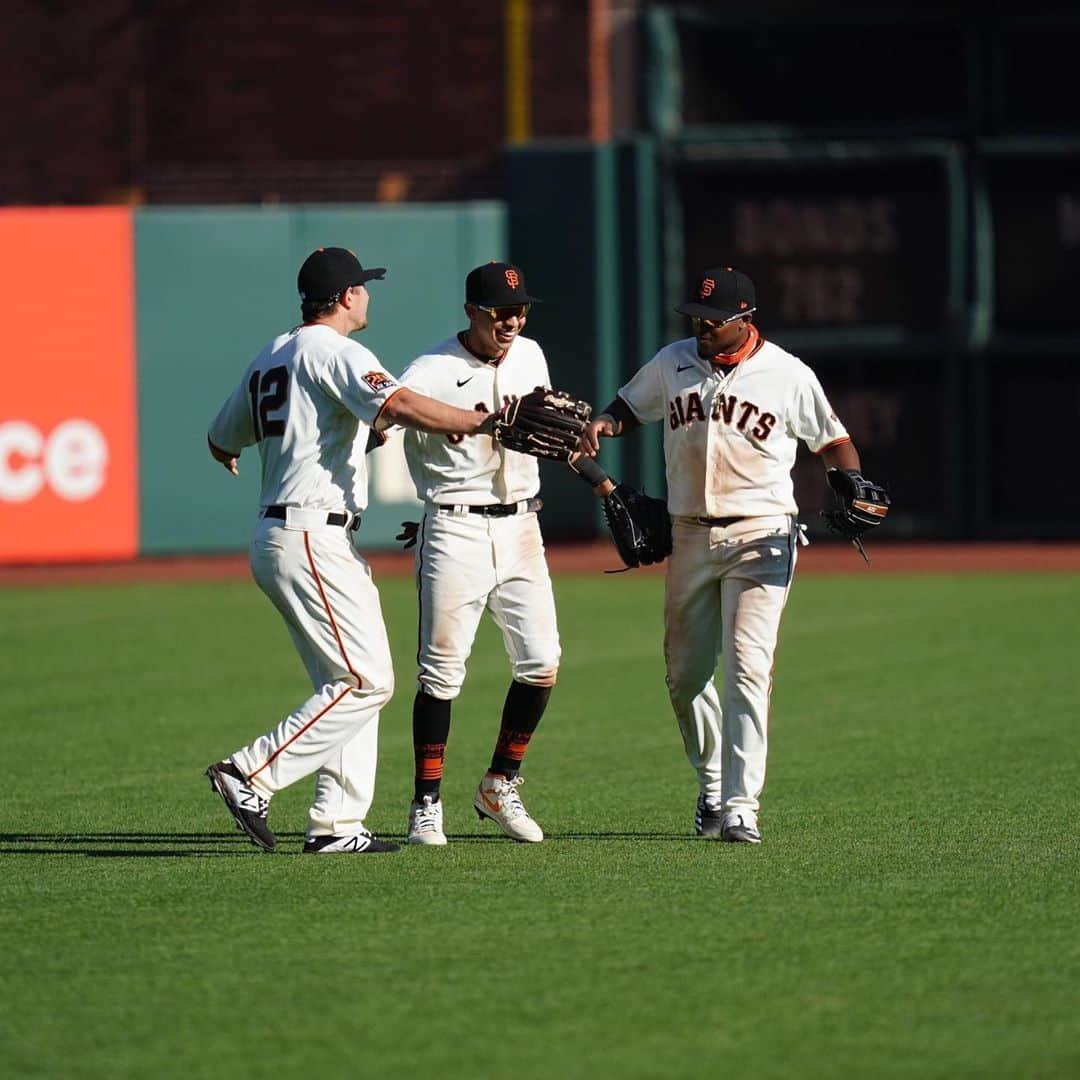 サンフランシスコ・ジャイアンツさんのインスタグラム写真 - (サンフランシスコ・ジャイアンツInstagram)「Resilient. Another comeback WIN. #SFGiants」9月18日 9時10分 - sfgiants