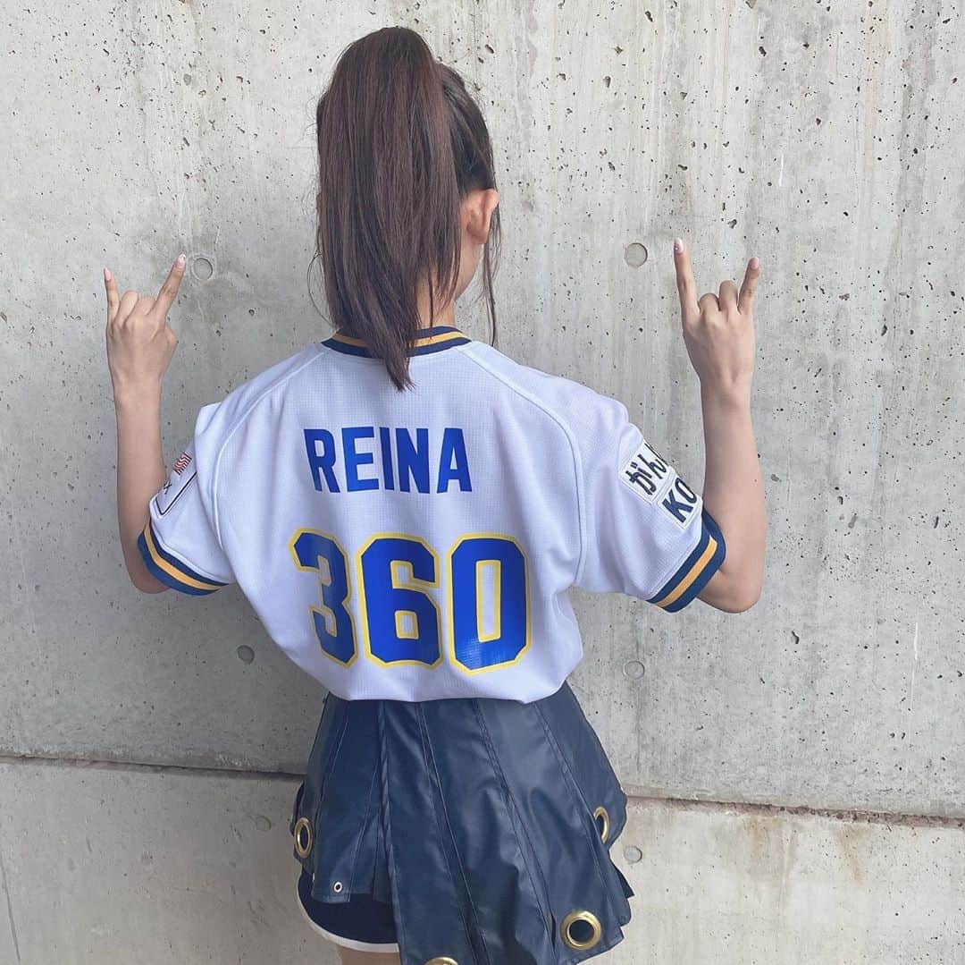 REINAさんのインスタグラム写真 - (REINAInstagram)「﻿ おはです！🌼﻿ ﻿ ゆっくり寝られましたか？💭﻿ ﻿ ﻿ 昨日までの3日間、﻿ 大好きな球場﻿ “ ほっともっとフィールド神戸 ”で﻿ 無事お天気も持って皆さまと﻿ チームを応援でき、﻿ すごく嬉しかったです☺️🏟⭐️﻿ ﻿ ﻿ 今日からは京セラドーム大阪で﻿ 埼玉西武ライオンズとの3連戦です⚾️﻿ ﻿ 引き続きバファローズにご声援﻿ よろしくお願いします✨﻿ 勝ちSKYしましょう\( ˆ ˆ )/🌈﻿ ﻿ ﻿ ﻿ ﻿ ﻿ #オリックス #BsGirls #Bs2020 ﻿ #buffaloes #ORIX #プロ野球 #NPB ﻿ #baseball #野球 #野球好き #オリ姫 ﻿ #オリックスバファローズ ﻿ #みんなでバファローズ﻿ #ブルーウェーブ #復刻 ﻿ #ほっともっとフィールド神戸﻿ #reina_bsgirls #reina_360 #SMILE ﻿ #instalike #followme」9月18日 9時10分 - reina_bsgirls_360