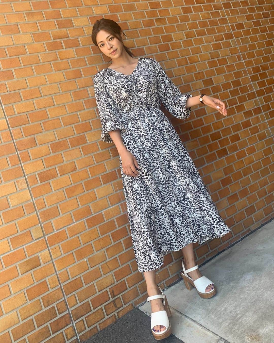 わちみなみのインスタグラム：「衣装🌻﻿ @saaageboutique  ウエストがキュッとしていて﻿ 綺麗に見えました🌟﻿ ﻿ #ワンピース　#衣装﻿ #わちコーデ﻿ ﻿」