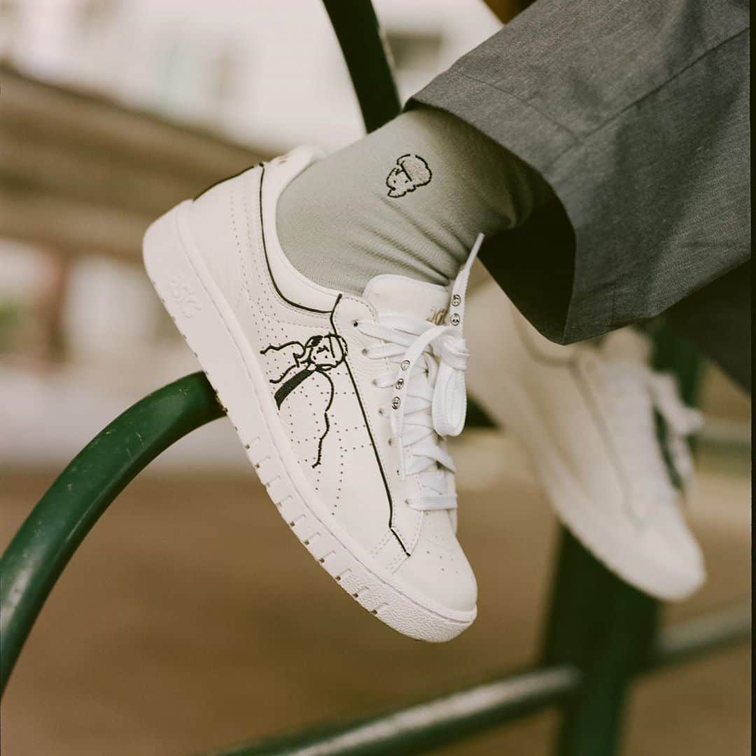 Yu Nagabaのインスタグラム：「Asics x Yu Nagaba 発売開始しました。  ---------------- 販売場所 ・アシックス原宿フラッグシップ ・アシックス東京 有明ガーデン ・アシックス名古屋mozoワンダーシティ ・アシックス大阪リンクス梅田 ・アシックス 大阪 心斎橋 ・アシックスオンラインストア https://www.asics.com/jp/ja-jp/search/?q=%22yu+nagaba%22&lang=ja_JP  ・Amazon Kicks  #ASICSSportStyle #GELPTG #TARTHERMAGIC #kaerusensei #yunagaba #長場雄　@asics_sportstyle_jp」