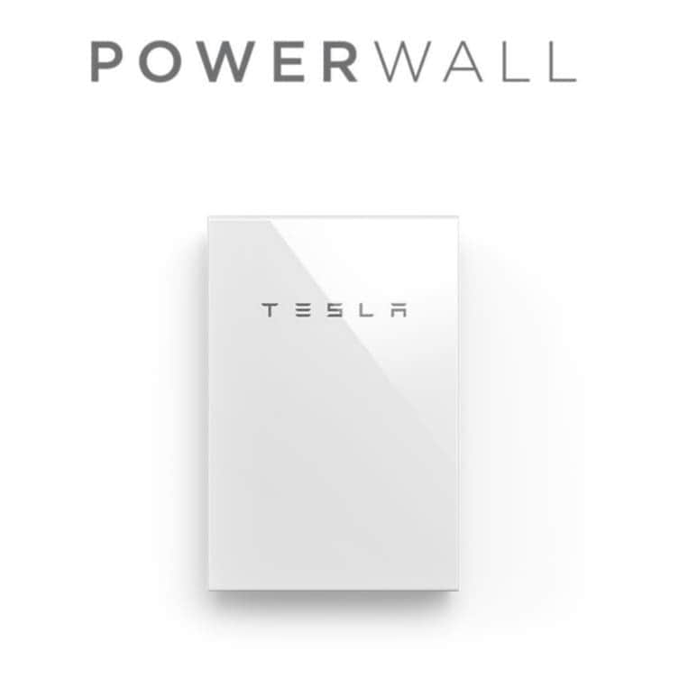 ゴウダ株式会社のインスタグラム：「テスラpowerwall蓄電池  仕様 蓄電容量: 13.5kwh 最高出力: 7kwh(ピーク)/5kwh(連続運転) 設置方法: 床置き(壁掛け) ※日本は床置き推奨 動作温度: -20℃～50℃ サイズ:  高さ1150×幅753×奥行147mm 重さ:  114kg パワーコンデイショナー(蓄電池用): 内蔵 太陽光発電システム接続: 並列  13.5kwhとはどのくらい？ 4人世帯の1日分の消費電力相当 (総務省統計局の家庭調査より) つまりpowerwallがフル充電の場合、停電時には通常と同様の生活を1日送ることができます。 太陽光発電システムがあれば、停電時でも太陽光発電システムで繰り返し充電されるため、さらに長時間電気を使い続けることができます。  詳しくはプロフィールからHPをご覧ください。 >>> @goda_solar <<<  #ゴウダ#茨木市#大阪#テスラ#テスラ蓄電池#Powerwall#イーロンマスク#スマートスター#シャープ蓄電池#電気自動車#V2H #卒FIT  #goda#太陽光 #リフォーム #リノベーション #家 #マイホーム #暮らし #太陽光発電 #太陽光パネル #蓄電池 #電力 #電力事業 #ゴウダ電力 #光熱費 #電気代 #売電 #売電収入 #太陽光発電システム #太陽光パネル」