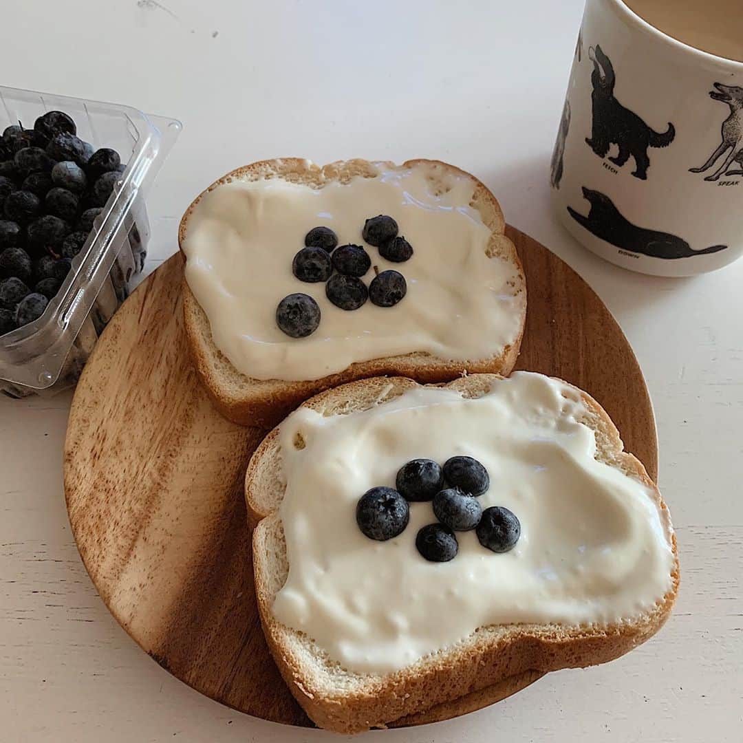 薮下柊さんのインスタグラム写真 - (薮下柊Instagram)「Cream cheese + whip cream + blueberry = my quarantine fav ☺︎ : #newyork #toast #blueberries」9月18日 10時16分 - __yabushita_shu__