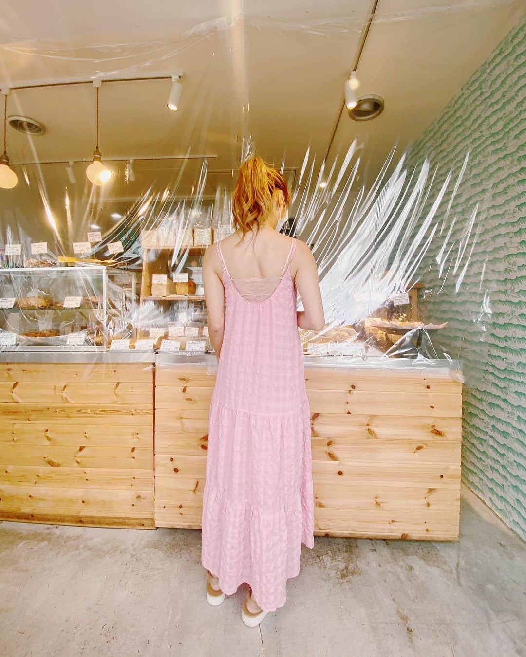 Ami さんのインスタグラム写真 - (Ami Instagram)「七里ヶ浜にある @pacific_bakery  昨日の撮影の後みんなで買いに行きました‼︎🥖 どれも美味しすぎて、もっと買えばよかったと後悔中。。 #テンション上がりすぎて踊ってるところ撮られたw」9月18日 10時24分 - ami_dream05