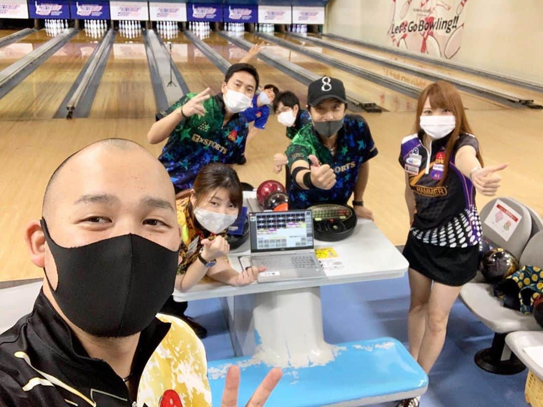 黒田アーサーのインスタグラム：「東京ポートボウルの新企画！パーフェクトを出せば10万円ゲット‼️これにプロの皆んなとチャレンジしました😊👍加藤祐哉プロ、本間成美プロ💕、戸井健太郎プロ、木田大輔プロ、矢野朋代プロ、川瀬竜彦(桑田カップ優勝者)そして黒田アーサーと言うメンバー。果たしてプロと協力してパーフェクトは出たのか？？結果はYouTubeで動画配信します！お楽しみに‼️ なおパーフェクトで10万円の企画内容、詳しくは東京ポートボウルまで03-3451-9211 #加藤祐哉プロ  #本間成美プロ  #戸井健太郎プロ #木田大輔プロ  #矢野朋代プロ #川瀬竜彦 #黒田アーサー #パーフェクトに挑戦 #全員で協力して  #90分以内 #新企画 #東京ポートボウル #詳しくは東京ポートボウルまで」