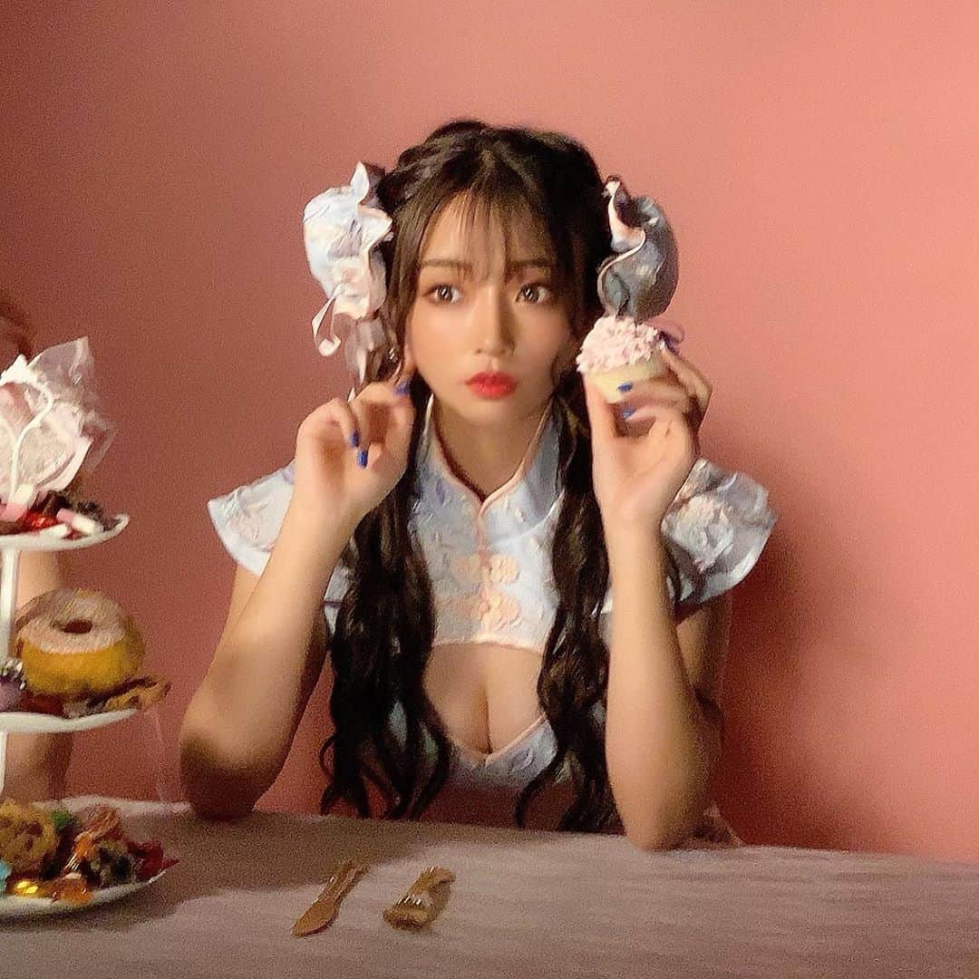 ERENAのインスタグラム：「@robedefleurs_official」
