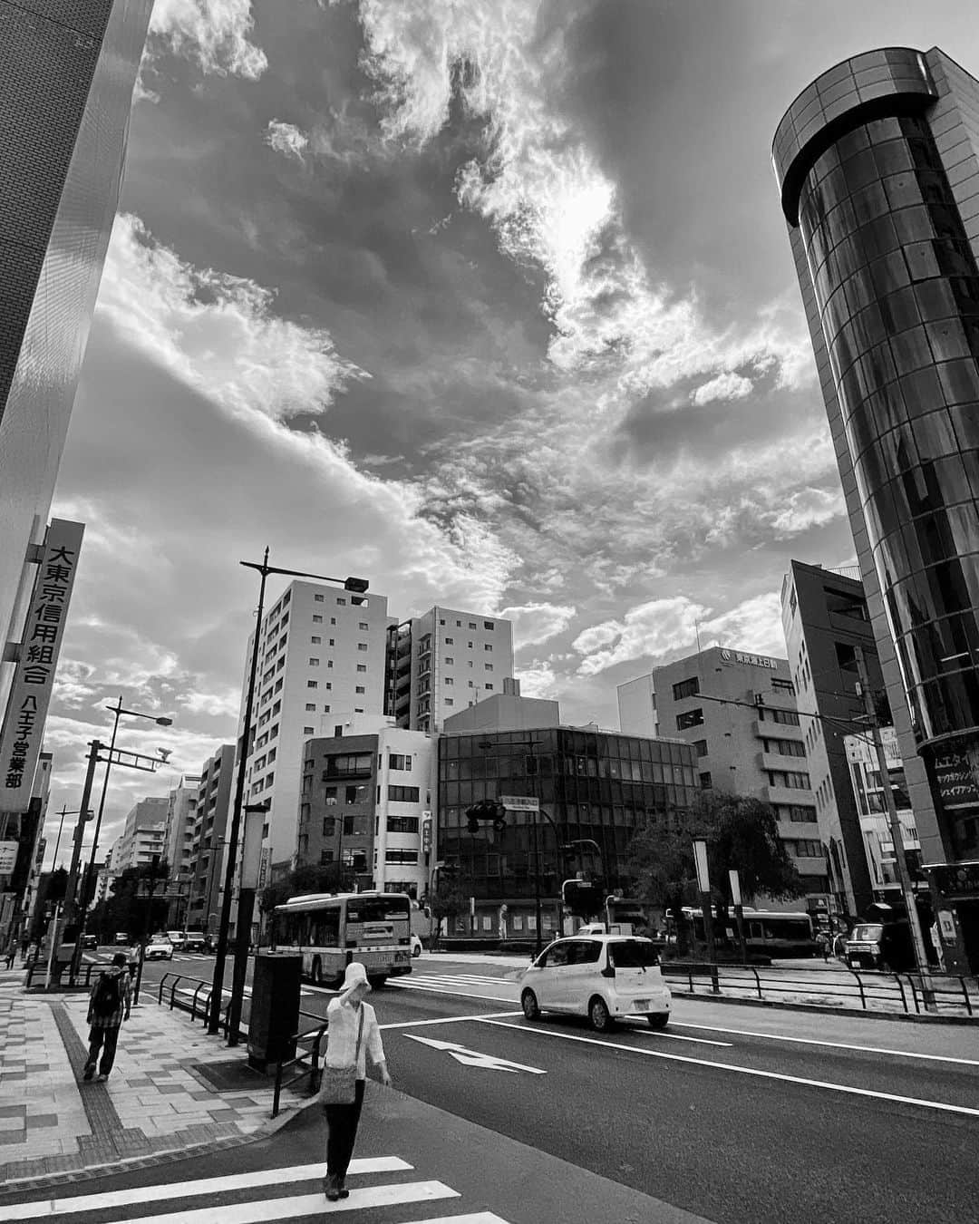 宍戸開さんのインスタグラム写真 - (宍戸開Instagram)「#streetphotography #storyofthestreet #streetoftokyo #streetcinematography #kaishishido #iphone11pro #photography #photographer #photooftheday #companytank」9月18日 10時53分 - kaishishido