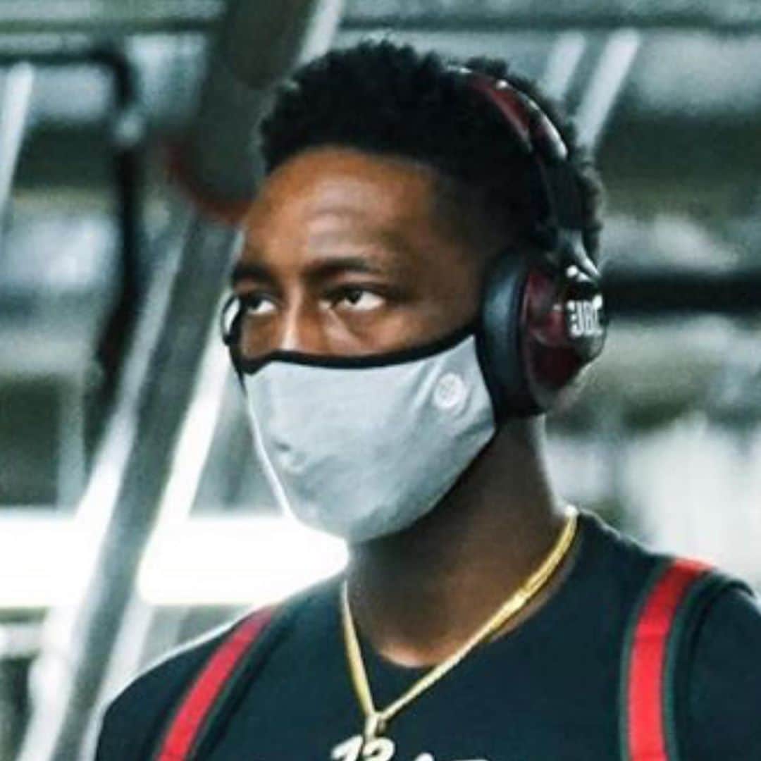 Stanceさんのインスタグラム写真 - (StanceInstagram)「Here’s your shot to grab our sold-out NBA mask worn by players in the bubble. Tag the person you’d most want to enter the bubble with and which team you hope wins it all in the comments. We’ll randomly select three lucky people to send an official NBA mask out to...good luck!  #ButterBlend #nbaplayoffs」9月18日 11時05分 - stanceofficial