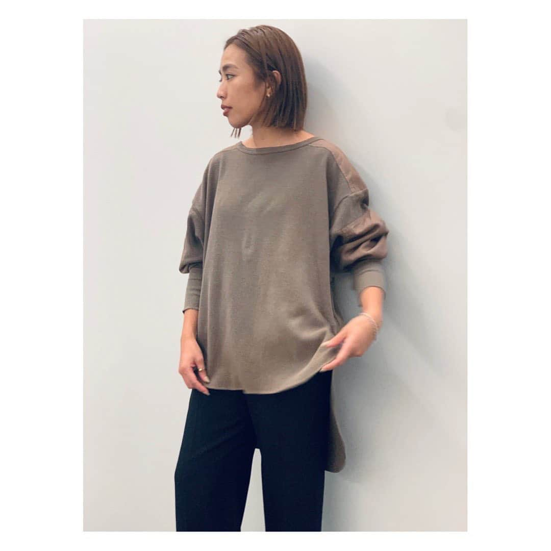 ETRÉ TOKYO ストアさんのインスタグラム写真 - (ETRÉ TOKYO ストアInstagram)「@etretokyo   Staff：ルミネ新宿店 ﻿ Misaki 156cm 【etretokyo_misaki】﻿ ﻿ #プロダクトダイ2wayサーマルプルオーバー﻿ ￥16,000 + TAX﻿ 着用：BROWN﻿ ﻿ #センタープレスウールワイドパンツ﻿ ￥19,000 + TAX﻿ 着用：BLACK / S﻿ ﻿  ETRÉ TOKYOの得意とするサーマルプルオーバー。今回はリサイクルコットンを採用し、パッチを施すことで、ビンテージ感のある一枚へと仕上がっております。 前後2wayで着用できる為、コーディネートもマンネリ化せず、いろんな表情でお楽しみ頂けたます。  #etretokyo#etre#fashion#ootd#outfit#coordinate#casual##etretokyo_staff_ootd#2020ETRE_AW﻿ #エトレ#エトレトウキョウ#シンプルコーデ#大人コーデ#大人カジュアル  #ルミネ新宿#秋トップス#サーマル#サーマルトップス」9月18日 11時18分 - etretokyo_store