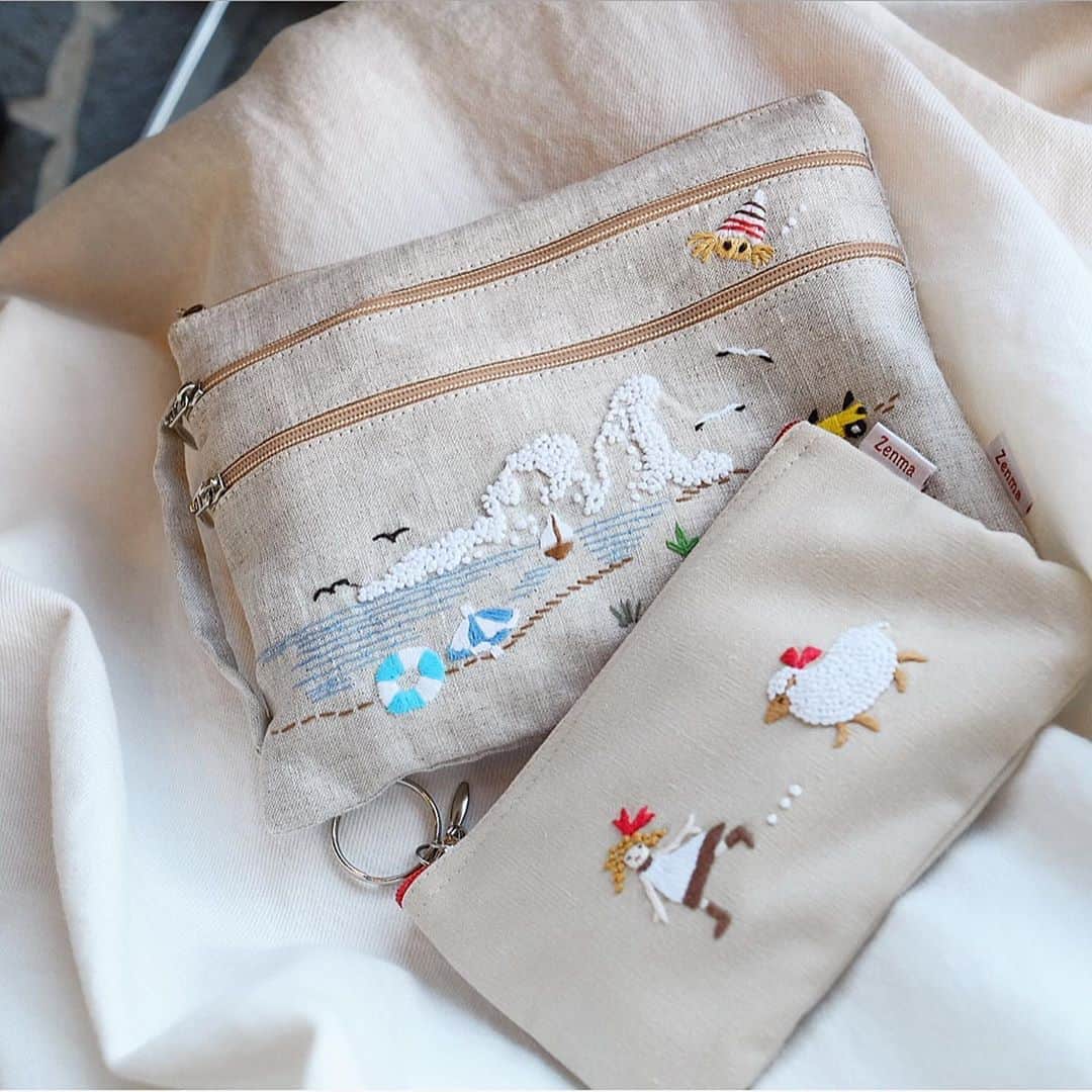 Keikooooooのインスタグラム：「可愛すぎやしませんか🙄💗 なんて可愛い刺繍なんでしょう♡ 一目惚れ♡鍵入れとお化粧ポーチに。 ポーチって何個持ってても、何個でも欲しい👉👈💭💗 . @sophie_and_b_ #sophie #ポーチ#刺繍 #刺繍ポーチ」