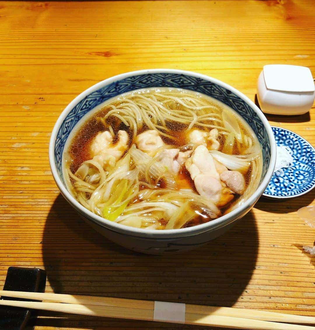 麻生裕子のインスタグラム：「久々の甲賀のお蕎麦。染みた。 #おつゆ美味しすぎて飲み干した　#おひとりさまランチ」