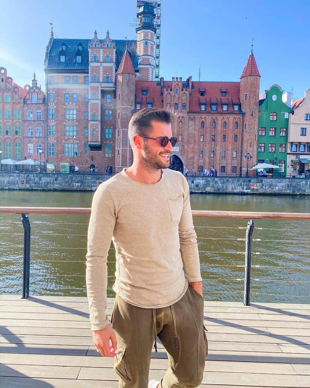 ズラタン・アロメロヴィッチのインスタグラム：「#gdansk #beautiful #city #alwayssmile #sunshine #alwayspositive #poland」
